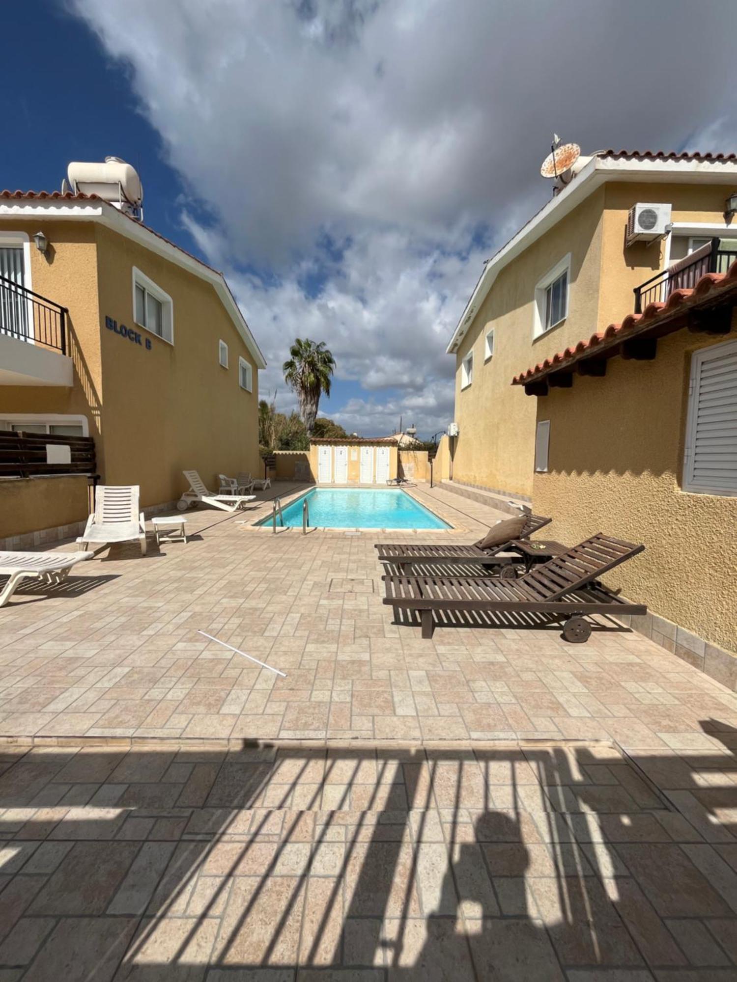 Appartement In Residential Complex With Pool Klorakas